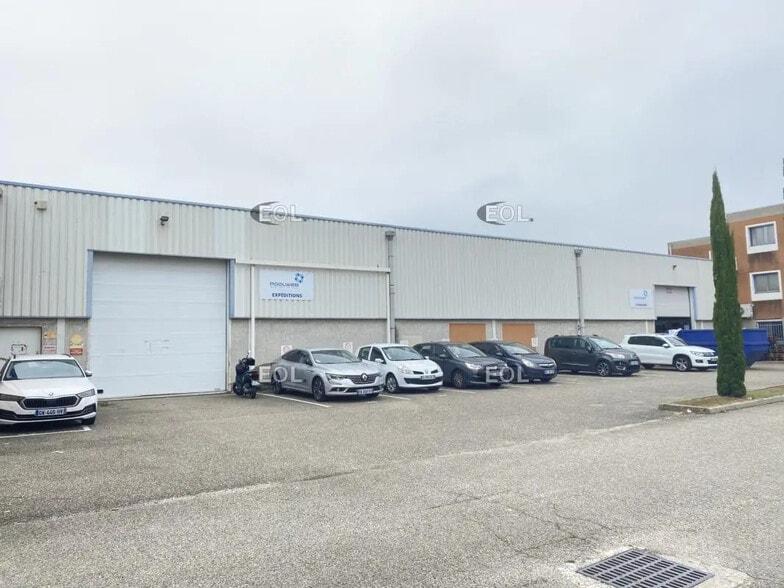 Industrial in Chassieu for lease - Building Photo - Image 2 of 15