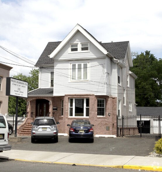 313-317 Rahway Ave, Elizabeth, NJ à louer - Photo du bâtiment - Image 2 de 2