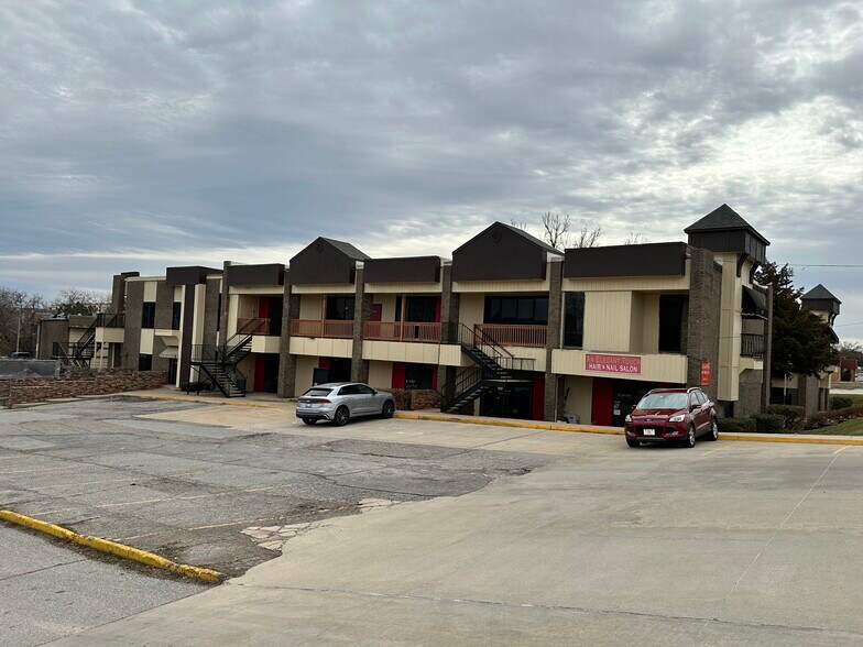 6600 N Meridian Ave, Oklahoma City, OK à louer - Photo du bâtiment - Image 1 de 3