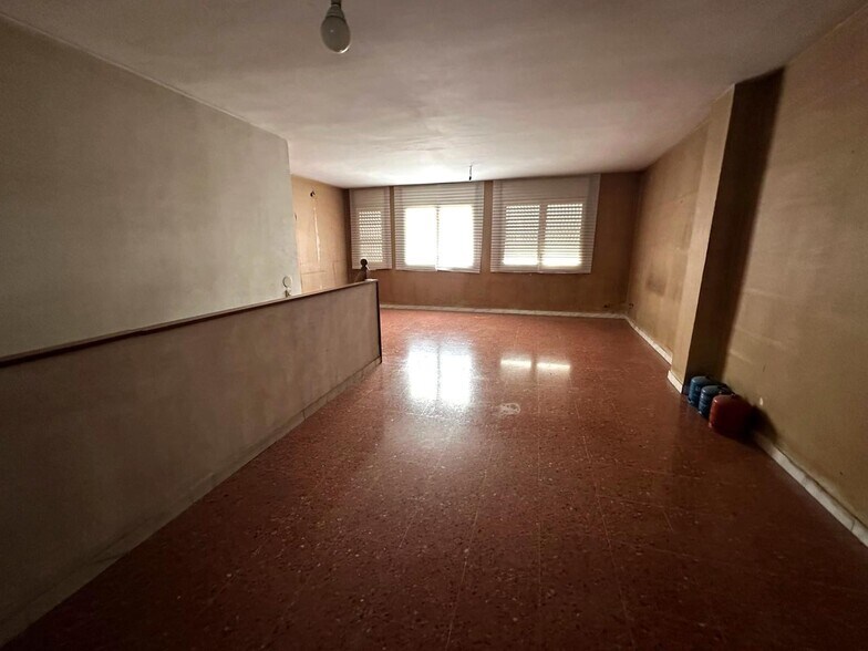 Multifamily in Santa Coloma de Gramenet, Barcelona for sale - Interior Photo - Image 3 of 4