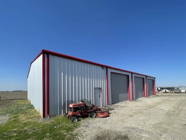 1800 FM 775, Seguin, TX à vendre - Photo du bâtiment - Image 2 de 22