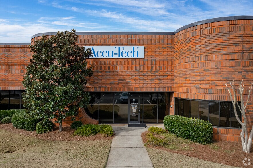 11350 Old Roswell Rd, Alpharetta, GA à louer - Photo du bâtiment - Image 3 de 6