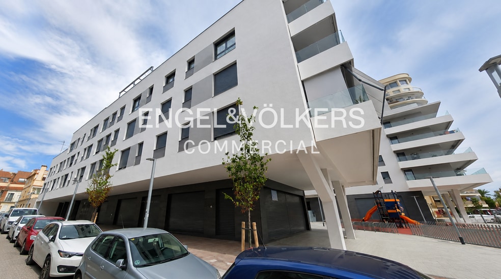 Retail in Mataró, Barcelona for lease - Building Photo - Image 2 of 2