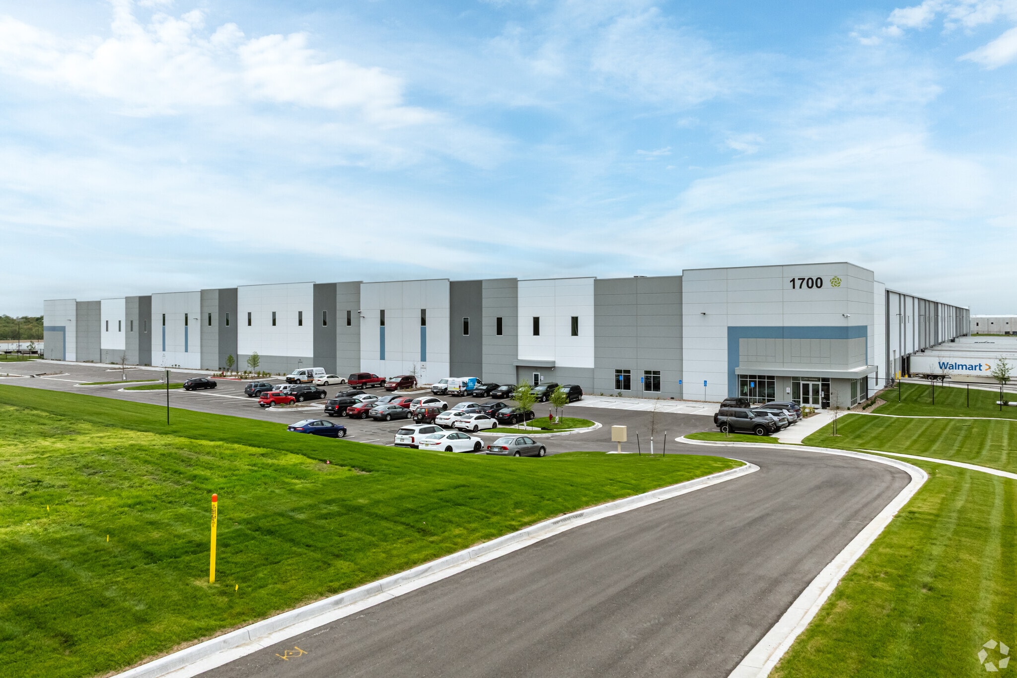 1700 Commerce Dr, Raymore, MO for lease Primary Photo- Image 1 of 6