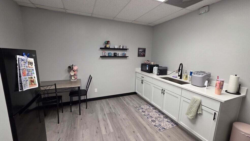 85 N Main St, Mount Clemens, MI à louer - Photo intérieure - Image 3 de 6