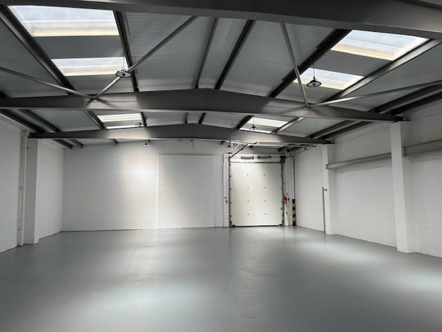 7 Mound Rd, Feltham for lease Interior Photo- Image 1 of 2