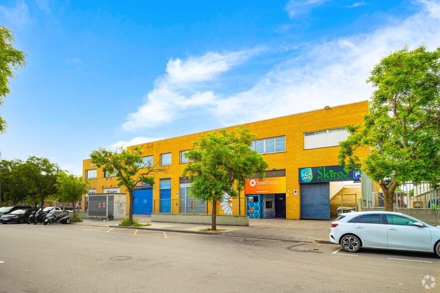Retail in Mataró, Barcelona for lease - Building Photo - Image 2 of 2