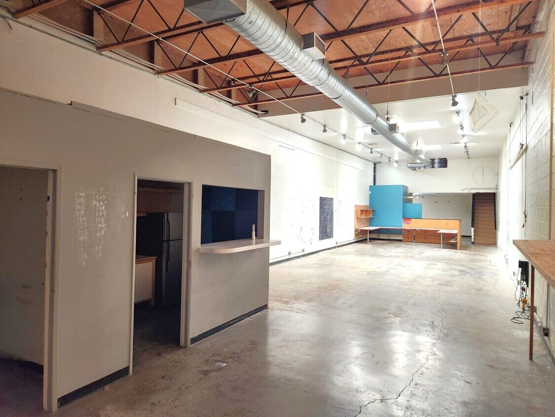 1653 Stanford St, Santa Monica, CA for lease Interior Photo- Image 1 of 2