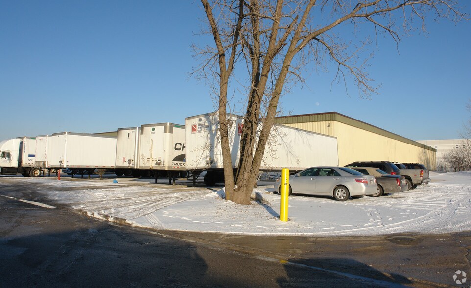 7373 S Lockwood Ave, Bedford Park, IL à vendre - Photo du bâtiment - Image 1 de 6