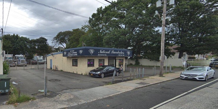 265 Sheridan Blvd, Inwood, NY à vendre - Photo du bâtiment - Image 3 de 3