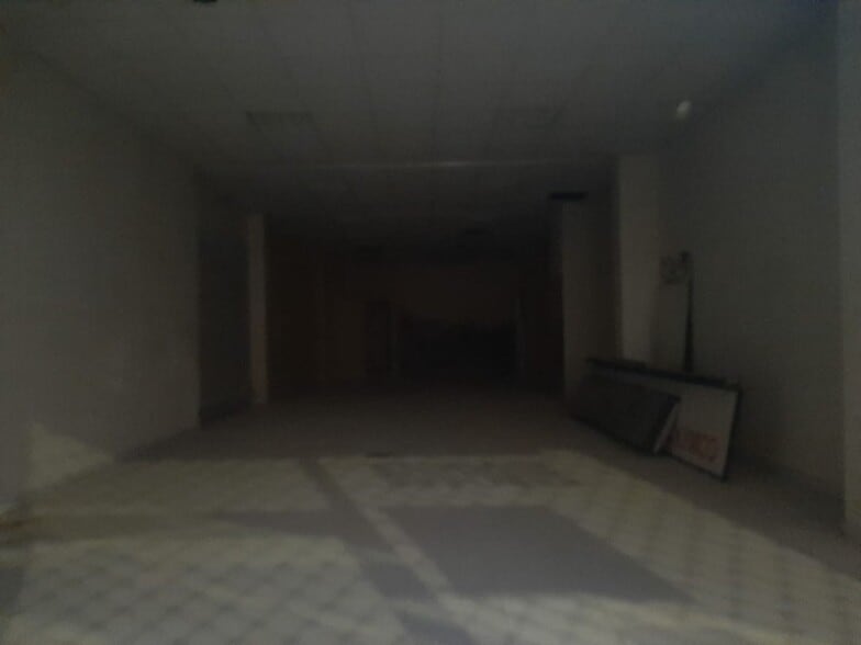 Retail in Cáceres, Cáceres for lease - Building Photo - Image 3 of 3