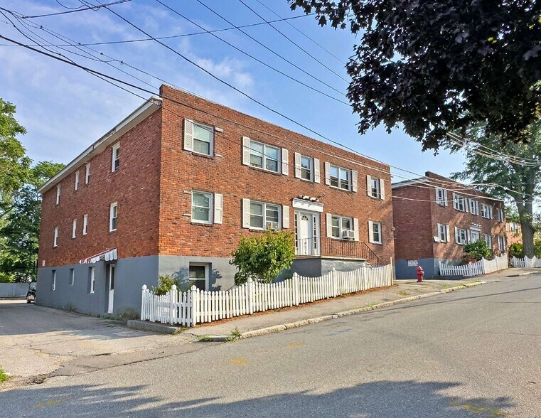 18 Waugh St, Lowell, MA à vendre - Photo principale - Image 1 de 18