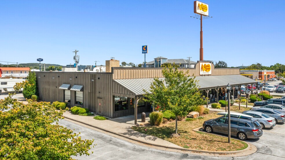 800 Happy Valley St, Cave City, KY à vendre - Photo du bâtiment - Image 3 de 9