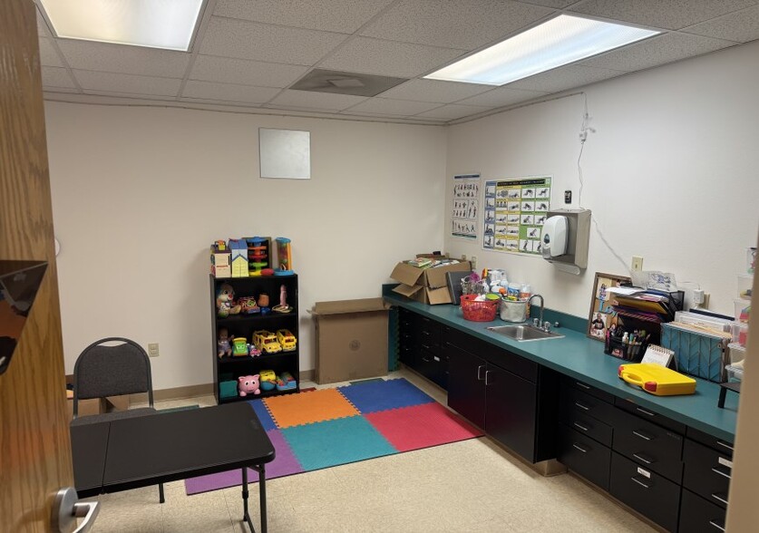 2097 Highway 65 S, Clinton, AR for sale - Interior Photo - Image 2 of 7