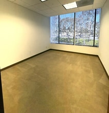 260 Newport Center Dr, Newport Beach, CA for lease Building Photo- Image 1 of 1