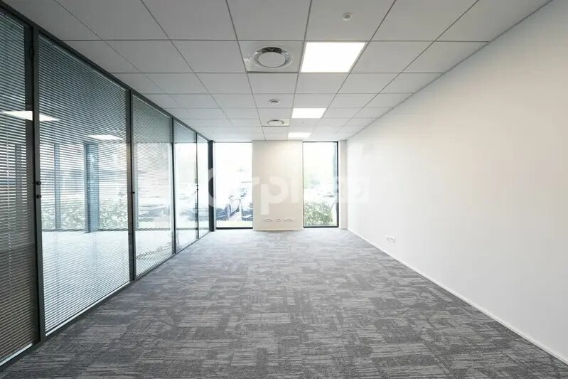 Office in Brignais for lease - Interior Photo - Image 2 of 13
