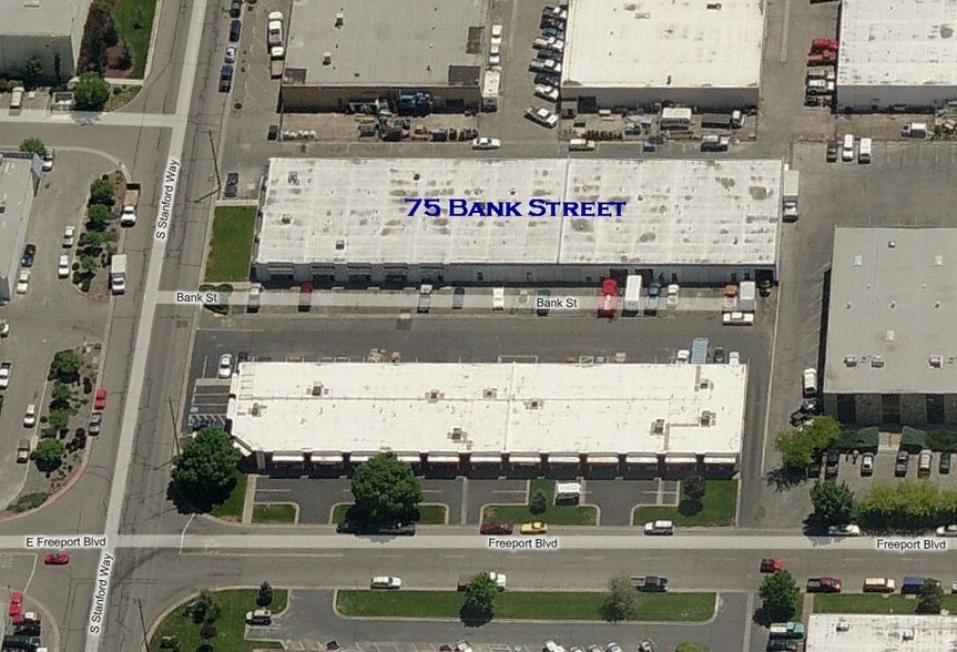 75 Bank St, Sparks, NV à louer - Photo du bâtiment - Image 2 de 2