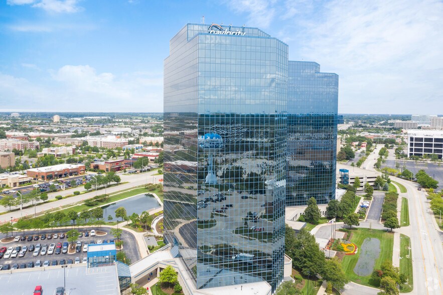 1450 American Ln, Schaumburg, IL à louer - Photo du bâtiment - Image 2 de 16