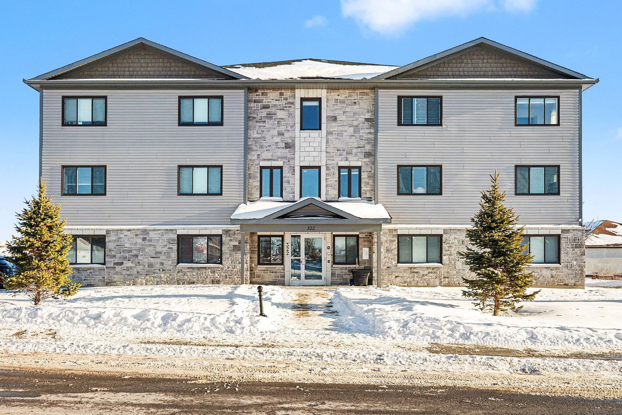 322 Honeyborne St, Mississippi Mills, ON à vendre Photo principale- Image 1 de 13