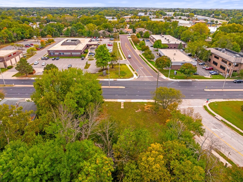6760 151st st, Overland Park, KS for sale - Building Photo - Image 3 of 24