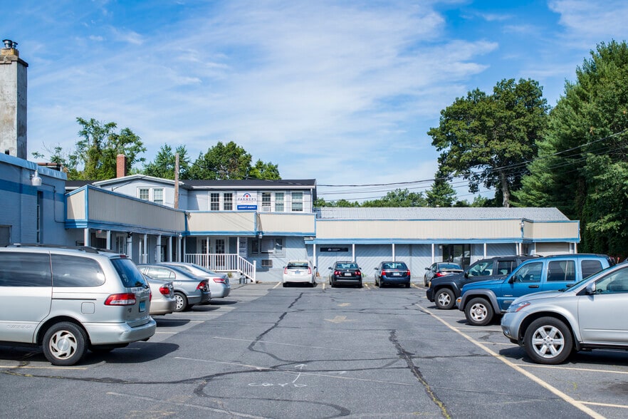 504 Main St, Farmington, CT à louer - Photo du bâtiment - Image 2 de 7