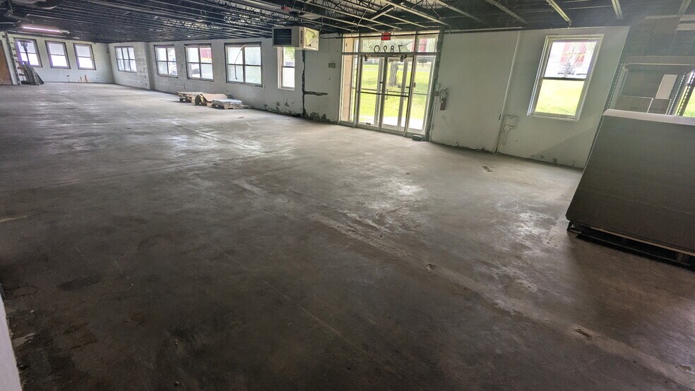 7820 Reading Rd, Cincinnati, OH à louer - Photo du bâtiment - Image 2 de 29