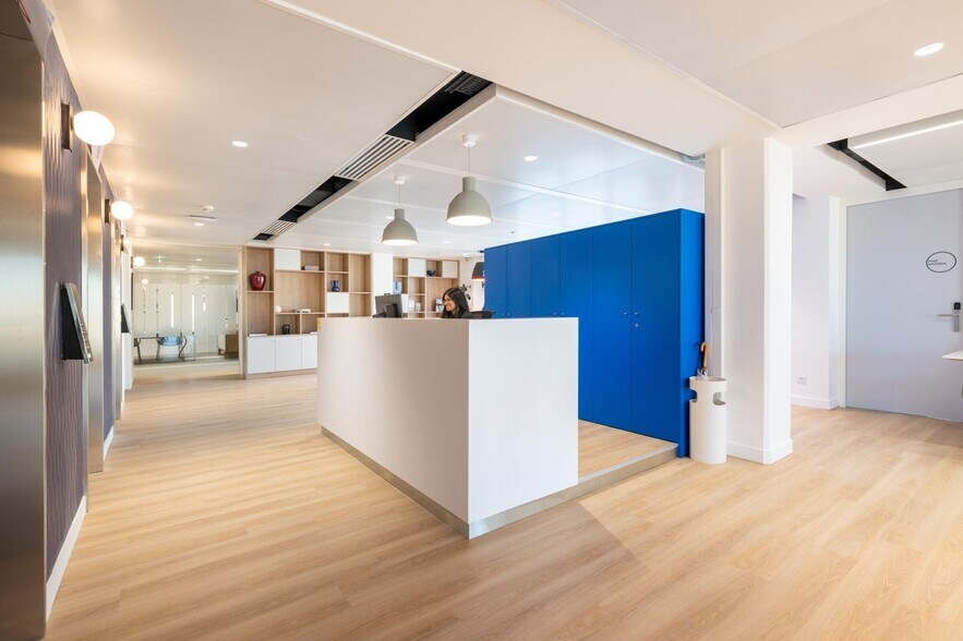28 Rue Du Château Des Rentiers, Paris for lease - Interior Photo - Image 2 of 56