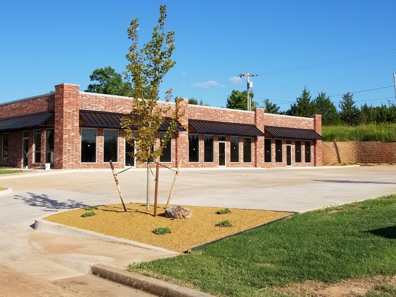 901 E 35th St, Shawnee, OK à louer - Photo du bâtiment - Image 1 de 2