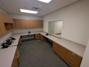 1960 Pointe West Dr, Vero Beach, FL for lease Interior Photo- Image 1 of 6