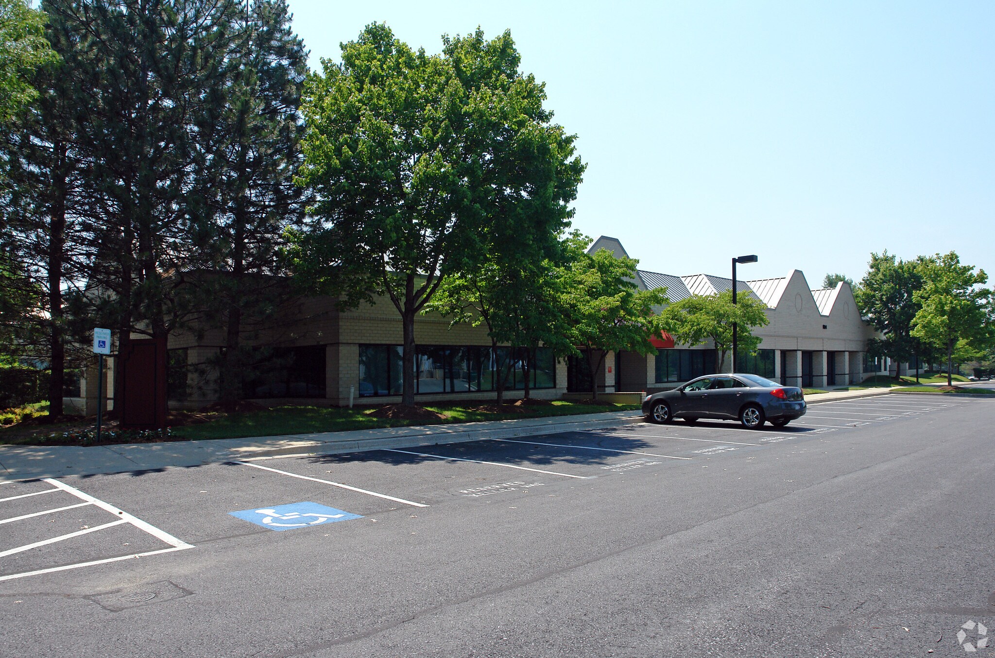 904 Wind River Ln, Gaithersburg, MD for lease Primary Photo- Image 1 of 20