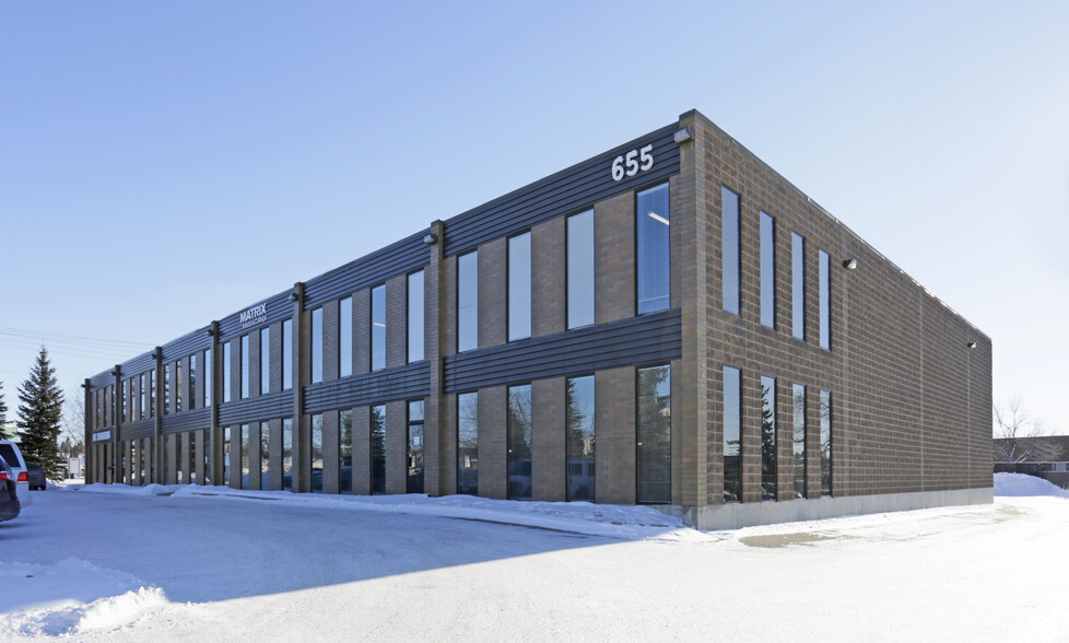 655 42nd Ave NE, Calgary, AB for lease - Primary Photo - Image 1 of 5