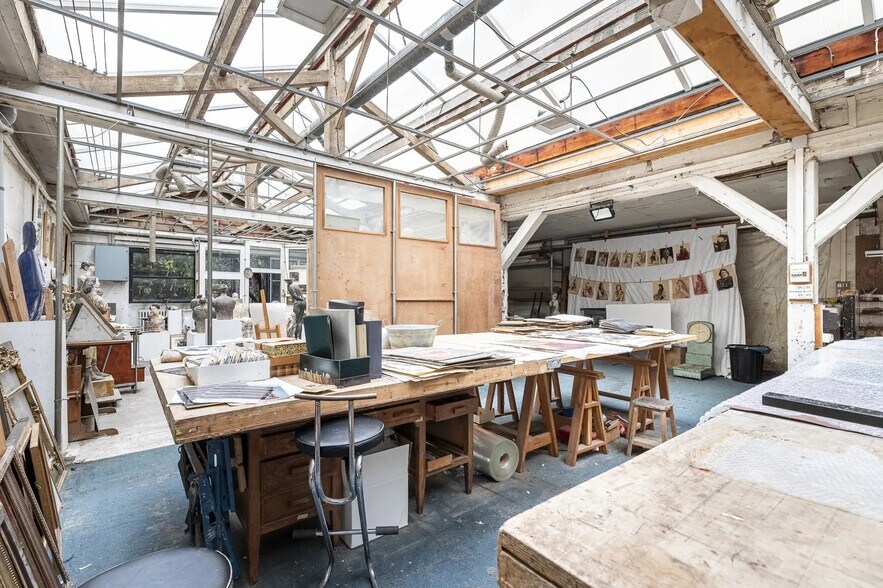 Immeuble residentiel dans Paris à vendre - Photo du bâtiment - Image 3 de 10