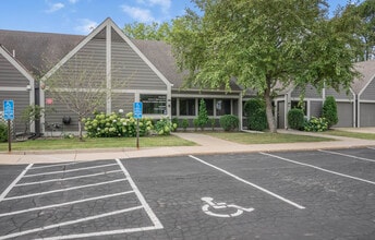 5101 Olson Memorial Pky, Golden Valley, MN for lease Building Photo- Image 2 of 31