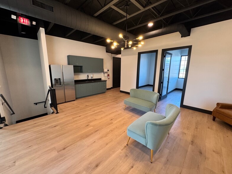 352 S 2000 W, Pleasant Grove, UT for lease - Interior Photo - Image 2 of 5