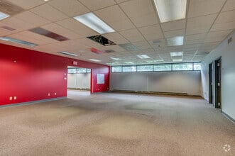 250 S Executive Dr, Brookfield, WI à vendre Photo intérieure- Image 2 de 7