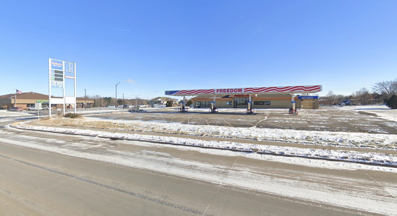 120 Meridian Dr, New Richmond, WI à vendre Photo du bâtiment- Image 1 de 4