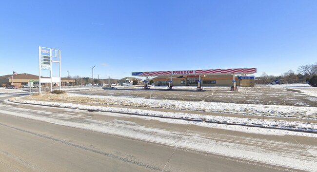 More details for 120 Meridian Dr, New Richmond, WI - Retail for Sale