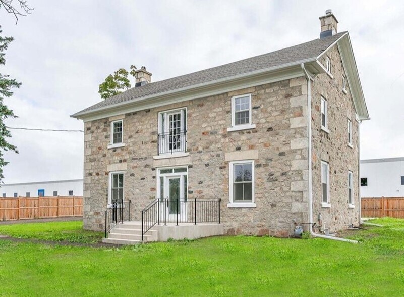 264 Crawley Rd, Guelph, ON à louer - Photo du bâtiment - Image 1 de 5