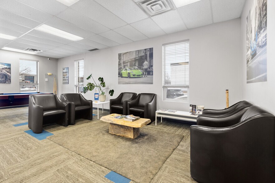 87 Bentley Ave, Ottawa, ON à louer - Photo du bâtiment - Image 2 de 3