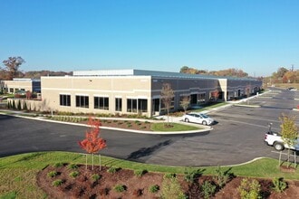 White Marsh Blvd, Middle River, MD à louer Photo intérieure- Image 1 de 2