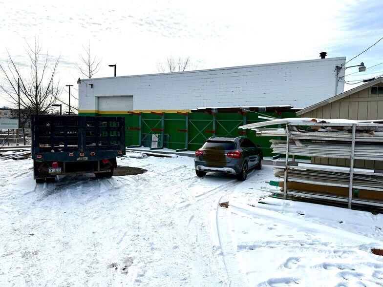 8 Logan St, Carnegie, PA à vendre - Photo du bâtiment - Image 2 de 9