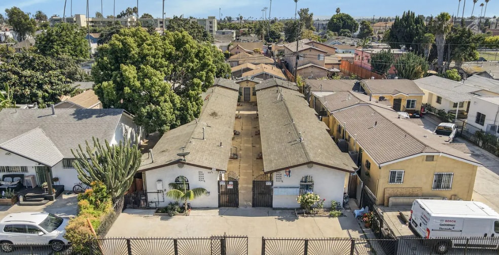 836-840 W 66th St, Los Angeles, CA for sale - Building Photo - Image 3 of 7