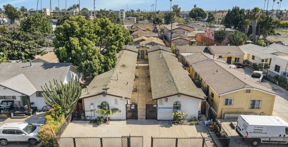 836-840 W 66th St, Los Angeles, CA à vendre - Photo du bâtiment - Image 3 de 7