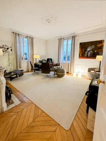 Immeuble residentiel dans Paris à vendre - Photo intérieure - Image 3 de 3