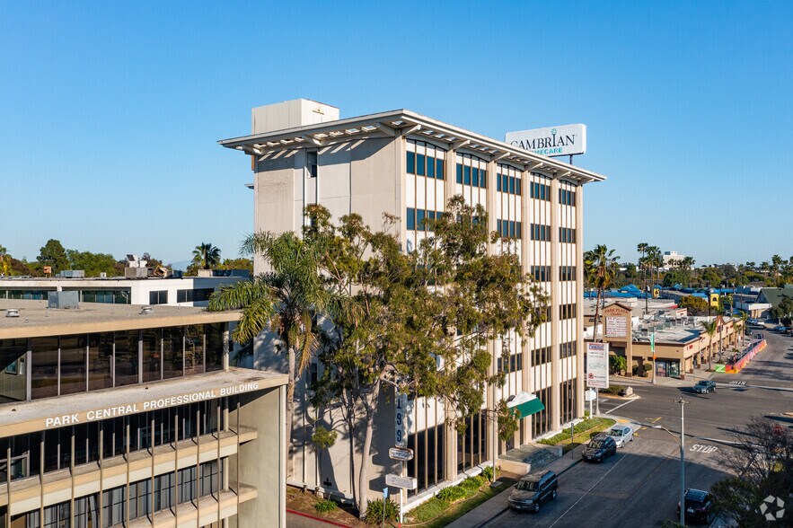 5199 E Pacific Coast Hwy, Long Beach, CA à louer - Photo du bâtiment - Image 3 de 6