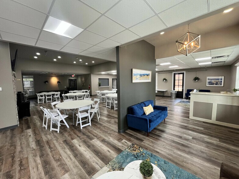 551 N Valley Pky, Lewisville, TX à vendre - Hall d’entrée - Image 3 de 15