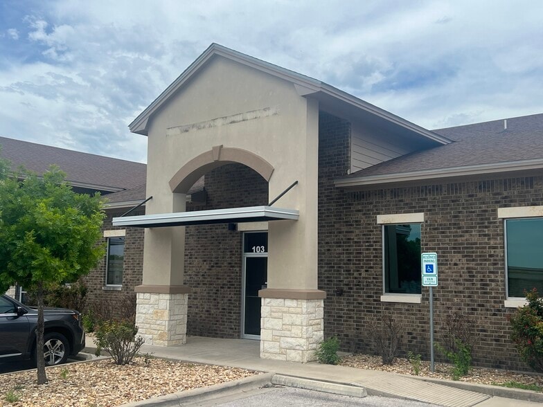 5320 E Central Texas Expy, Killeen, TX for lease - Building Photo - Image 2 of 4