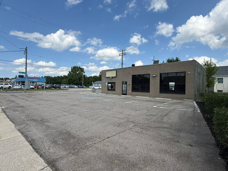 190 20th St N, Battle Creek, MI à vendre - Photo du bâtiment - Image 2 de 14