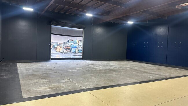 More details for 1022 W Gladstone St, Azusa, CA - Industrial for Lease