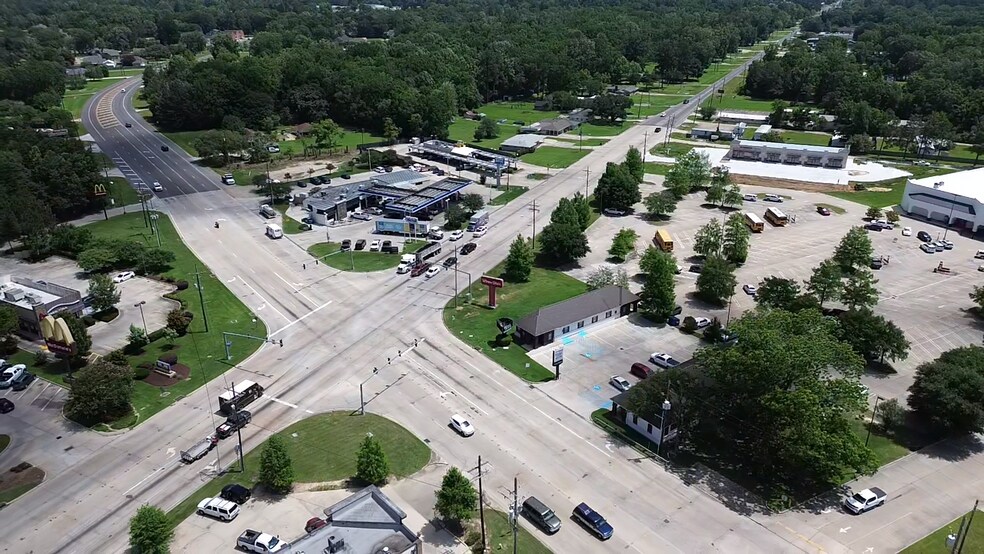 10954 Joor Rd, Baton Rouge, LA à louer - Photo du bâtiment - Image 2 de 4